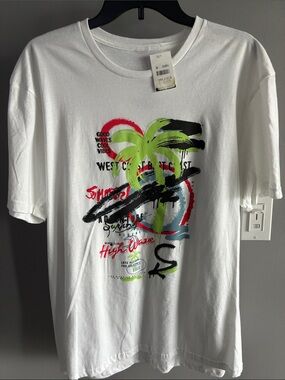Men's White Graphic Short Sleeve Tee with Palm Design
